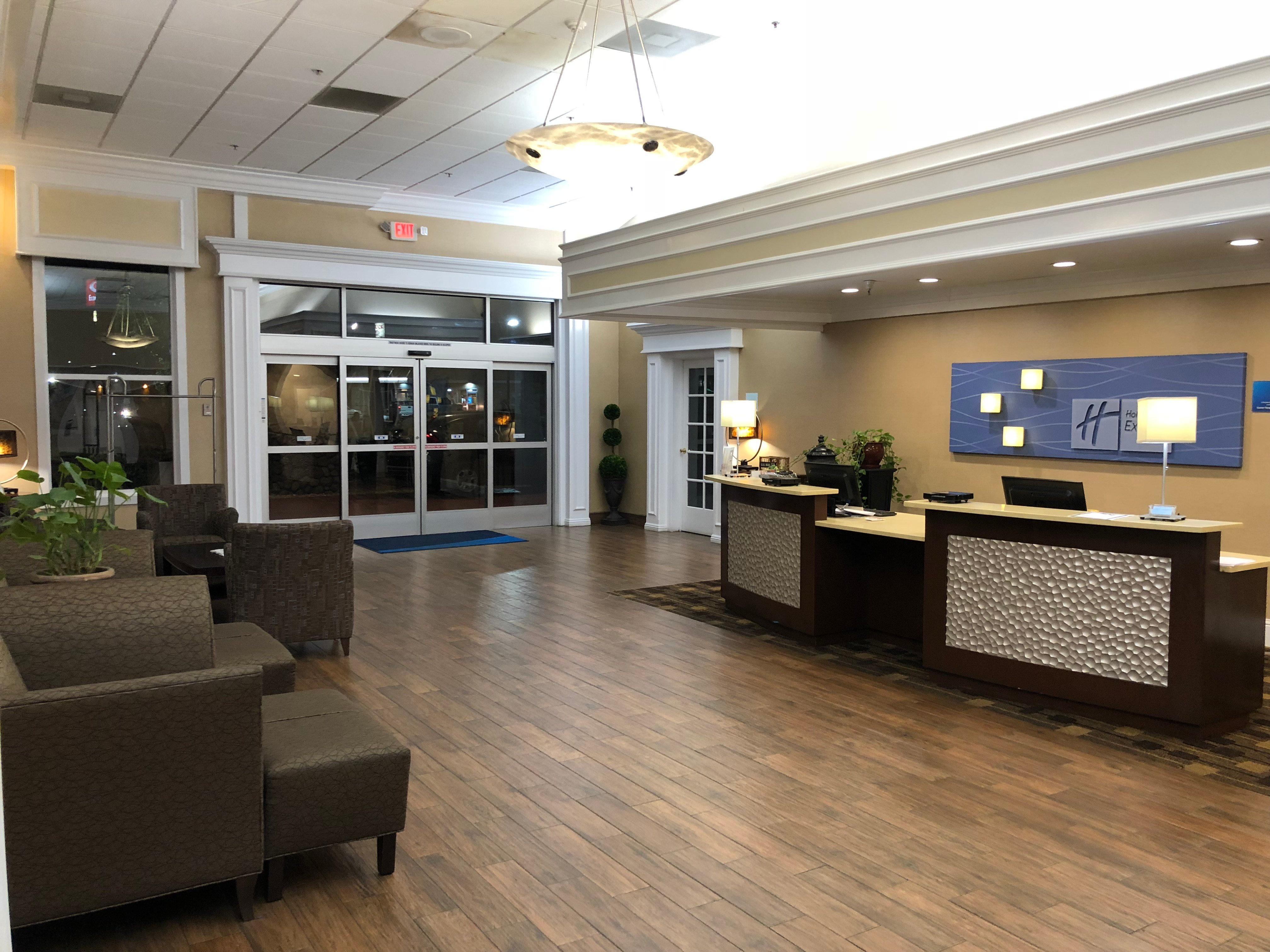 Holiday Inn Express Corning By Ihg Exterior foto